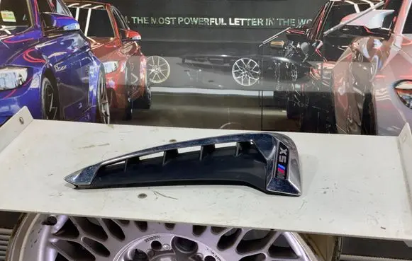 BMW X5M F85 Fender grill 8056343