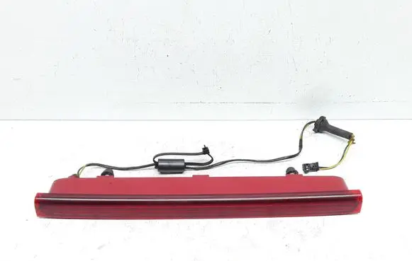 Volvo V40 Third/center stoplight