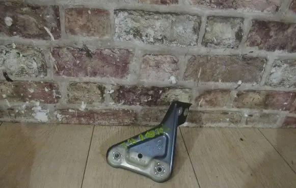 Seat Toledo IV (NH) Fender mounting bracket