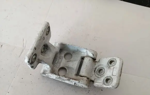 Mercedes-Benz Sprinter W906 Loading door upper hinge A9067400437