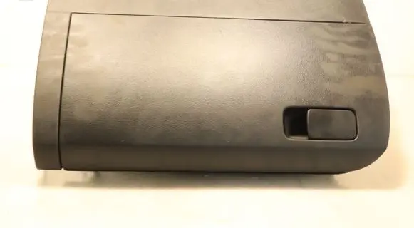 Volkswagen Polo V 6R Glove box