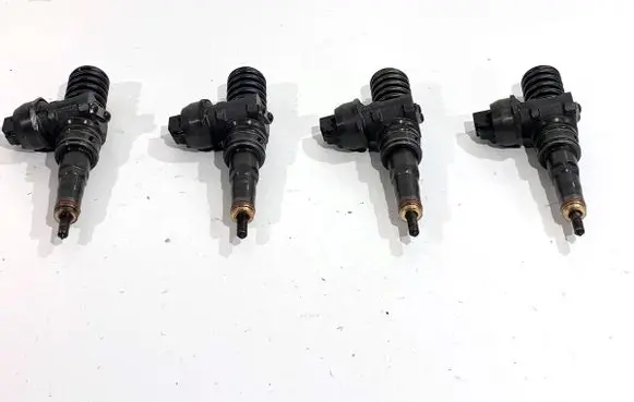 Skoda Octavia Mk2 (1Z) Fuel injectors set 038130073AG