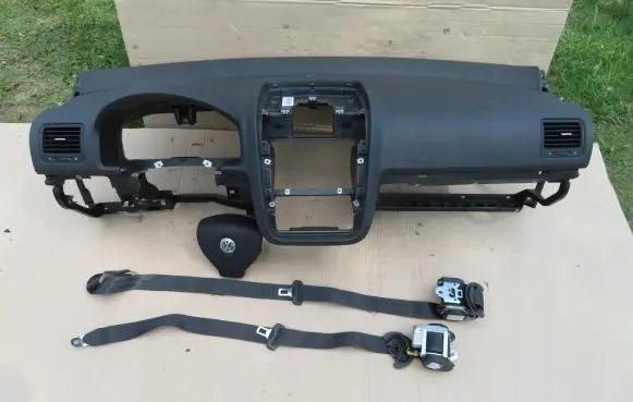 Volkswagen Golf V Dashboard 1K1858295