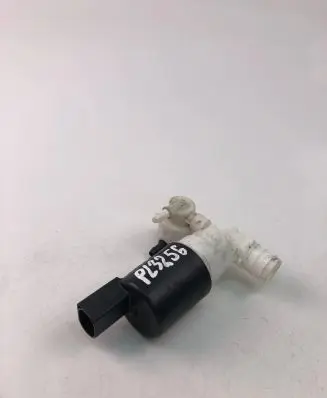 Volvo V60 Windscreen/windshield washer pump 31349264