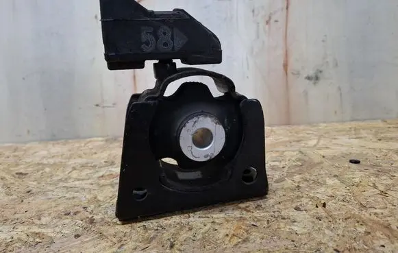 Toyota Prius+ (ZVW40) Engine mount bracket 