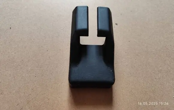 Nissan Note (E11) Front passenger seat rail trim 
