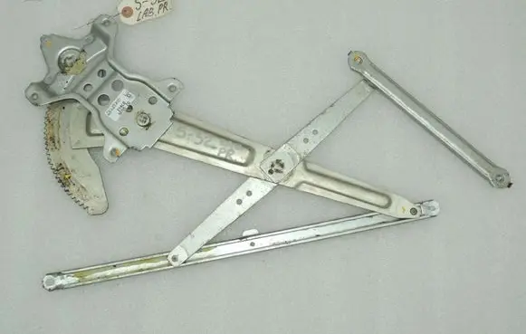 Suzuki SX4 Front window lifting mechanism without motor 8341079J11