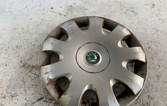 Skoda Octavia Mk2 (1Z) R16 wheel hub/cap/trim 
