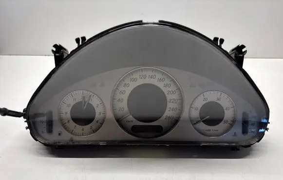 Mercedes-Benz E W211 Speedometer (instrument cluster) A2115403547