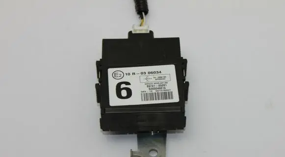 Toyota Avensis T270 Door central lock control unit/module 8974105091