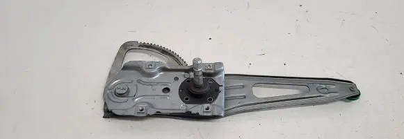 Toyota Yaris Rear door manual window regulator 