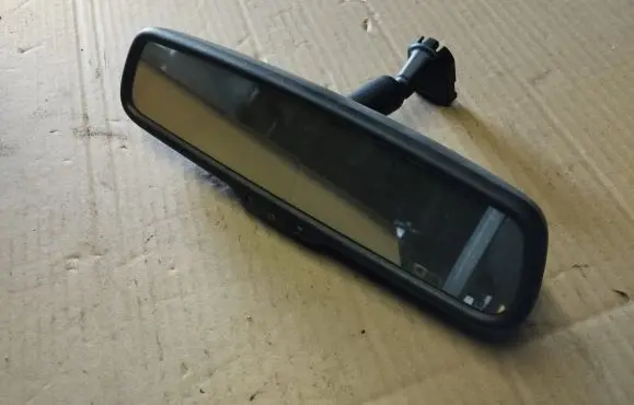 Rear view mirror (interior)
