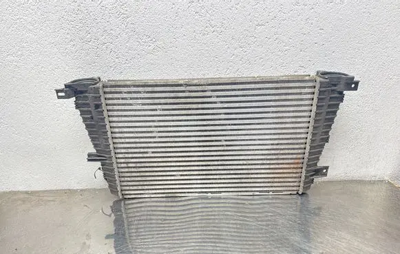 Opel Zafira B Intercooler radiator 13223395 878402Z227 1067B