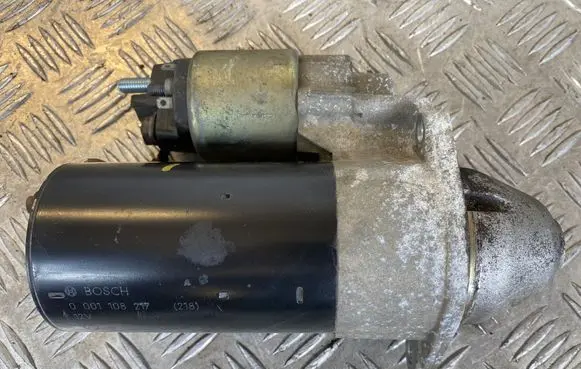 Mercedes-Benz A W169 Starter motor A0051517401 0001108217