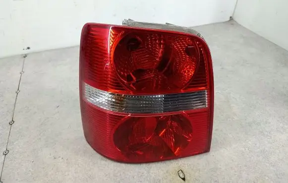 Volkswagen Touran I Rear/tail lights 1T09450951T0945111