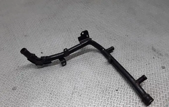 Volkswagen Touran I Engine coolant pipe/hose