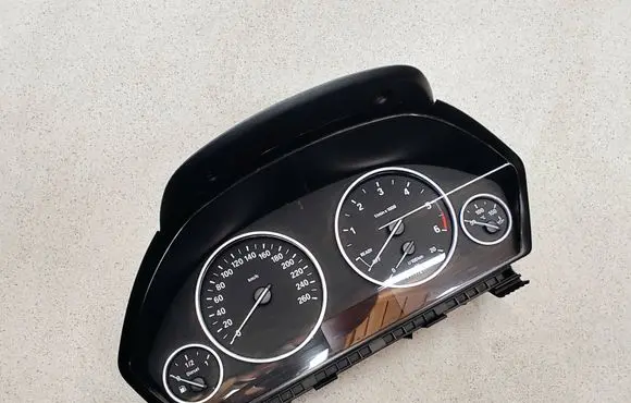 BMW 4 F32 F33 Speedometer (instrument cluster) 17649411 6684310 007068100
