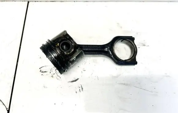 Peugeot 407 Piston with connecting rod