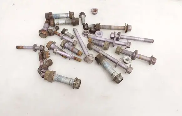 Lexus ES 300h (7th Gen) Nuts/bolts 