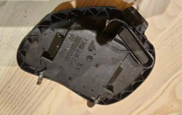 Headlight/headlamp dust cover