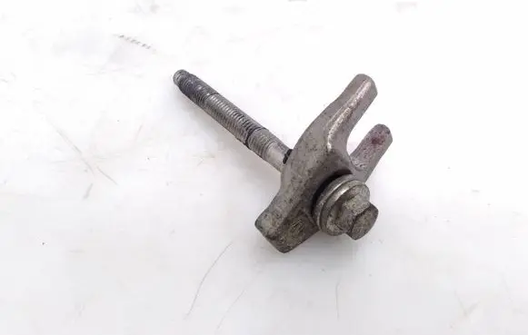 Nissan Navara D23 Fuel Injector clamp holder 