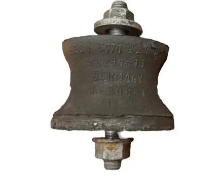 BMW 1 E81 E87 Gearbox mount 6771220 686235