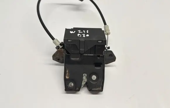 Mercedes-Benz E W211 Tailgate/trunk/boot lock/catch/latch A1717500085 A1717500185