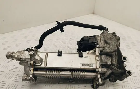 Opel Zafira C EGR valve cooler 55570005