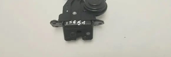 Loading door lock