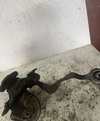 BMW 1 E81 E87 Front wheel hub