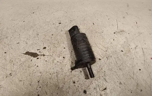 Lancia Thema Windscreen/windshield washer pump 68081805AA