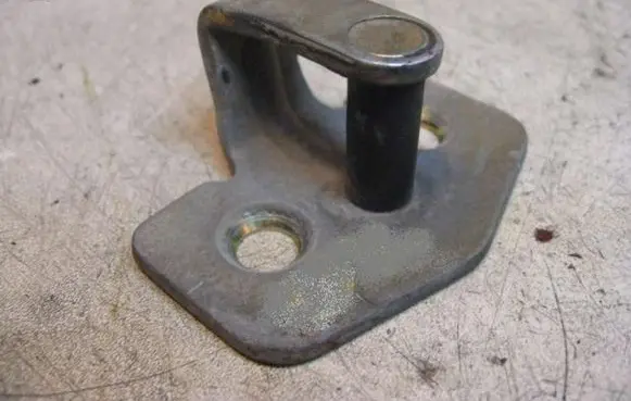 Opel Vectra B Front door lock loop/hook striker 