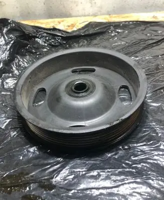 Volkswagen Golf V Crankshaft pulley 03D105255D