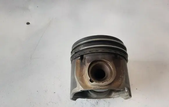 KIA Sorento Piston 