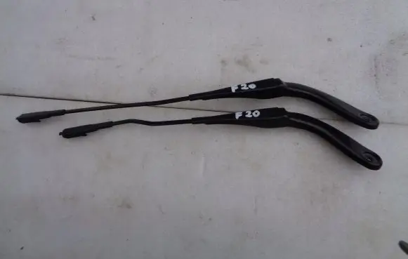 BMW 1 F20 F21 Front wiper blade arm 45635463
