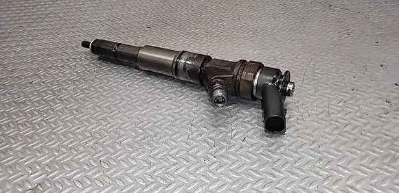 BMW 5 E60 E61 Fuel injector 7794652 0445110212