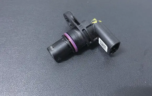Skoda Fabia Mk3 (NJ) Camshaft position sensor 04C907601K