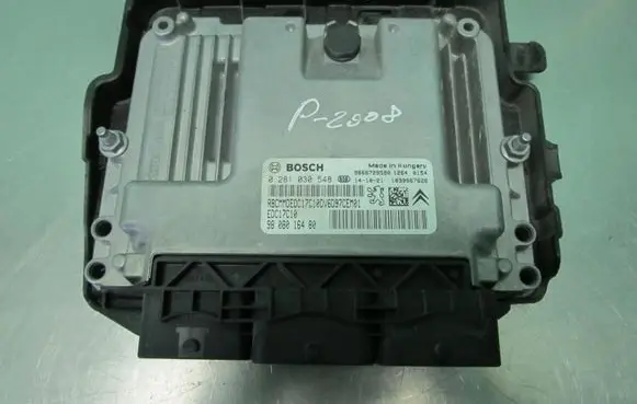 Peugeot 2008 I Engine control unit/module 9666729580 0281030548 9808016480