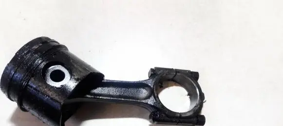 Citroen C5 Piston with connecting rod