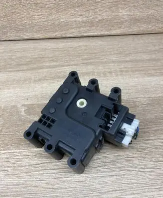 Mazda 5 Air flap motor/actuator 6W21F