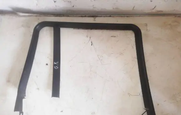 Land Rover Range Rover L322 Rear door window/glass frame 