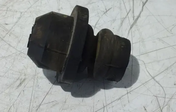 Radiator mount bracket