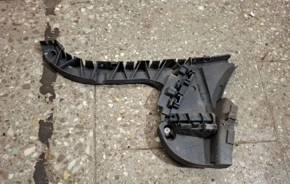 Volvo XC70 Rear bumper mounting bracket 30678704