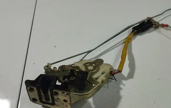 KIA Sorento Rear door lock 