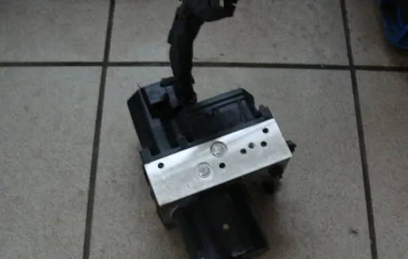 Skoda Octavia Mk1 (1U) ABS Pump 6Q0907379D 20460 184115