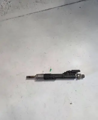 BMW 7 F01 F02 F03 F04 Fuel injector 0261500186