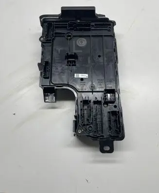 Tesla Model Y Central body control module 167097600A 165764802A SEF122250200K41