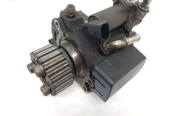 Skoda Octavia Mk2 (1Z) Fuel injection high pressure pump 03L130755E 03l130111e 21150447