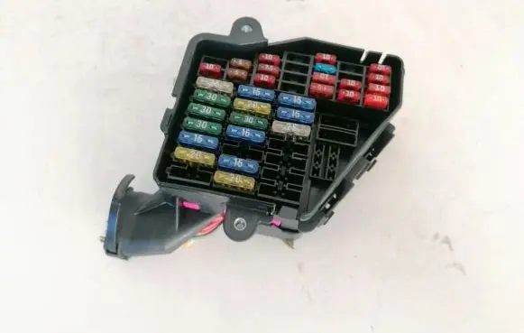Volkswagen PASSAT B5 Fuse box set