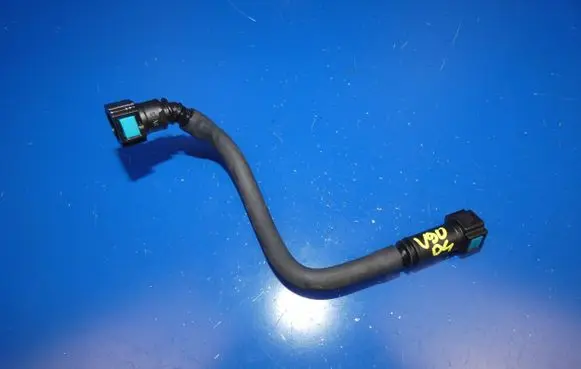 Volvo S90, V90 Engine coolant pipe/hose